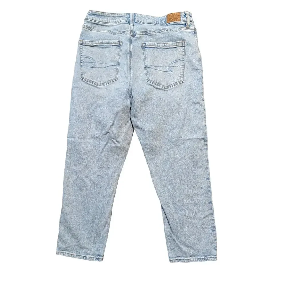 American Eagle Women's Mom Jean Strigid Light Wash Denim Cotton Pants 12 X-Short - Picture 2 of 9